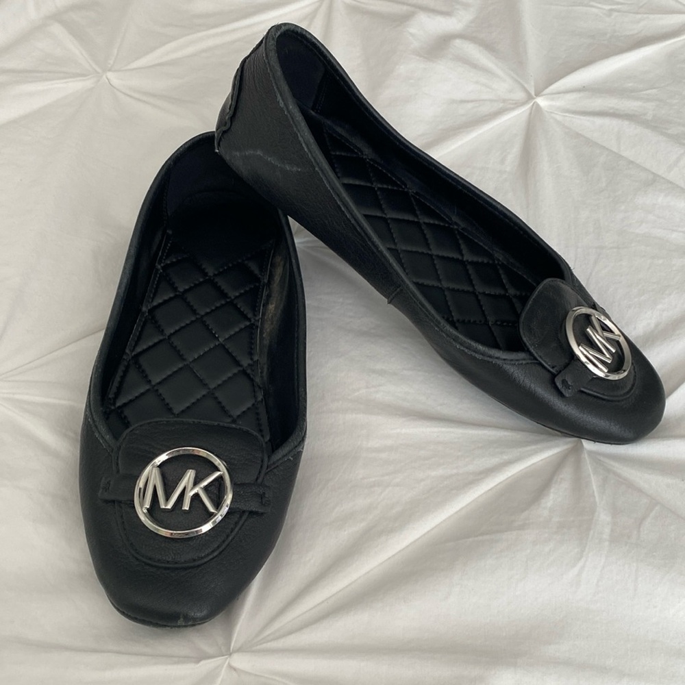 Michael Kors black leather flats with silver detail - size 8.5